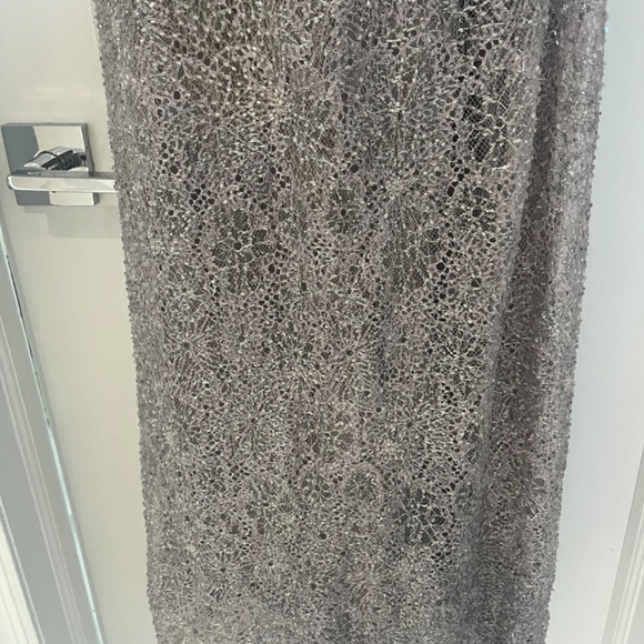 Carmen Marc valvo beaded gown - Picture 3 of 11